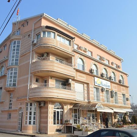 Vip Hotel Skopje - New Management Экстерьер фото