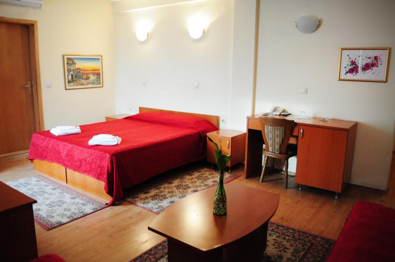 Vip Hotel Skopje - New Management Экстерьер фото